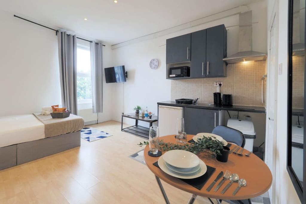 S4 Studio In The Heart Of Kilburn London Zone2