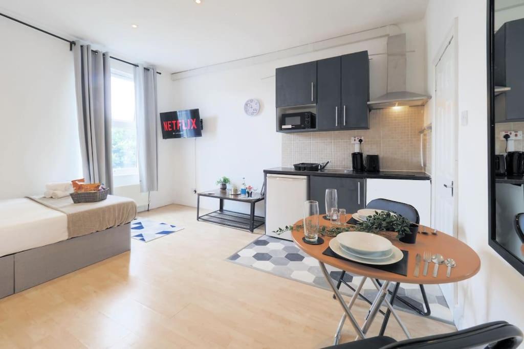 S4 Studio In The Heart Of Kilburn London Zone2
