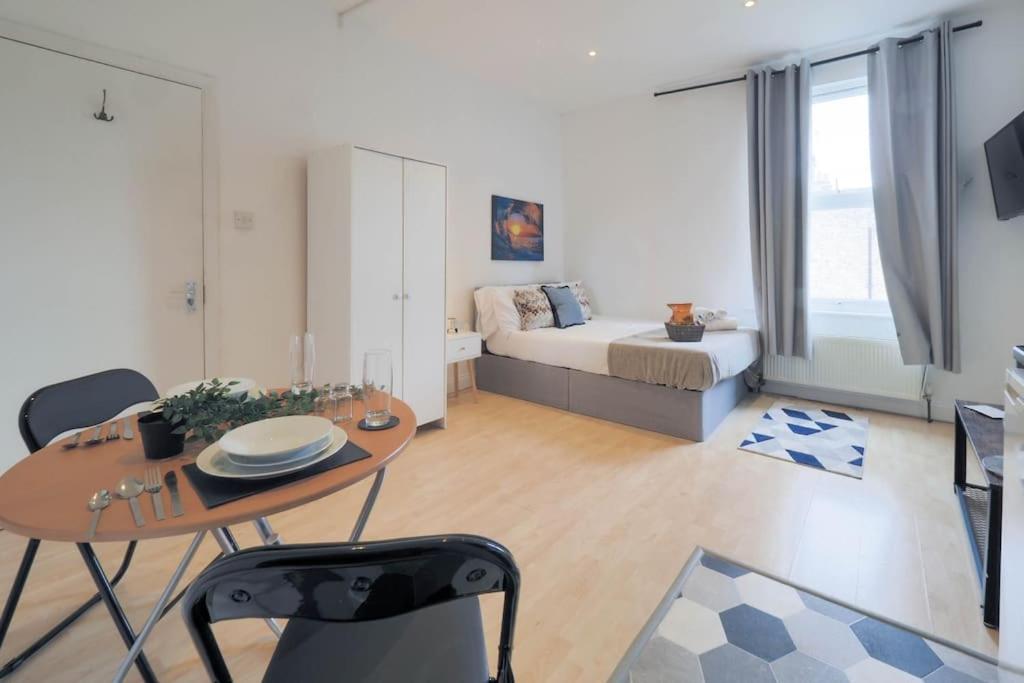 S4 Studio In The Heart Of Kilburn London Zone2