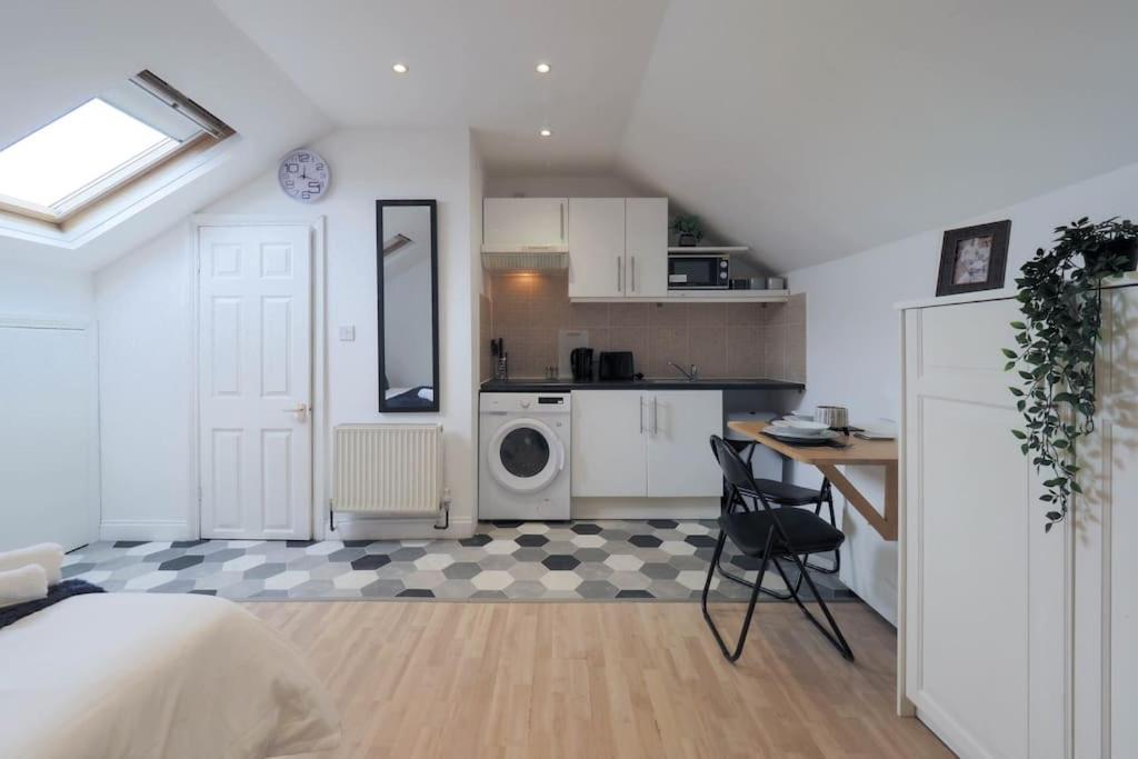 S6 Cozy Studio In Kilburn With Kitchen London Zone 2