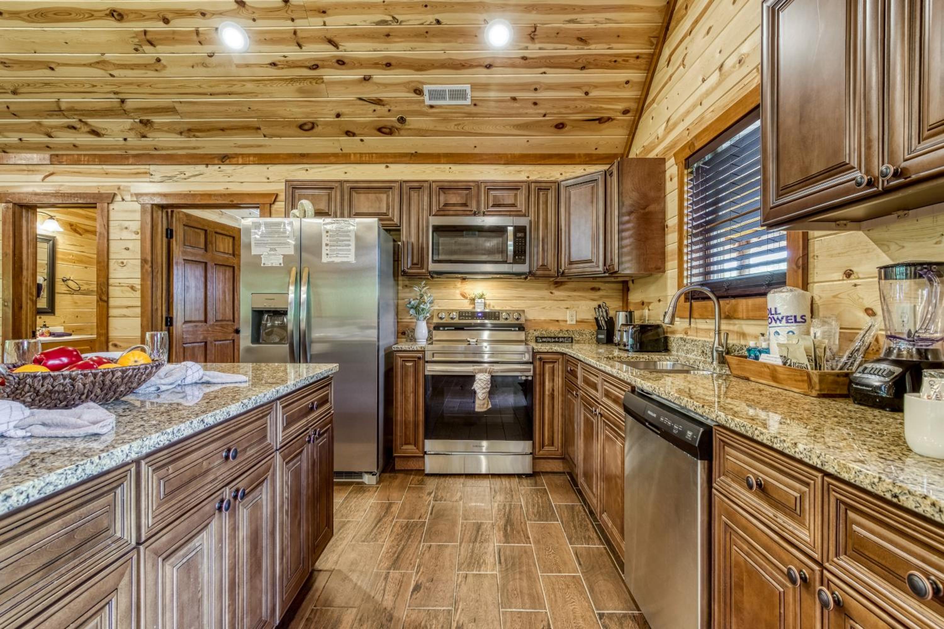 Majestic Splash-8 Bedroom, Indoor Pool, Hot Tub, 560 FREE tickets each paid day