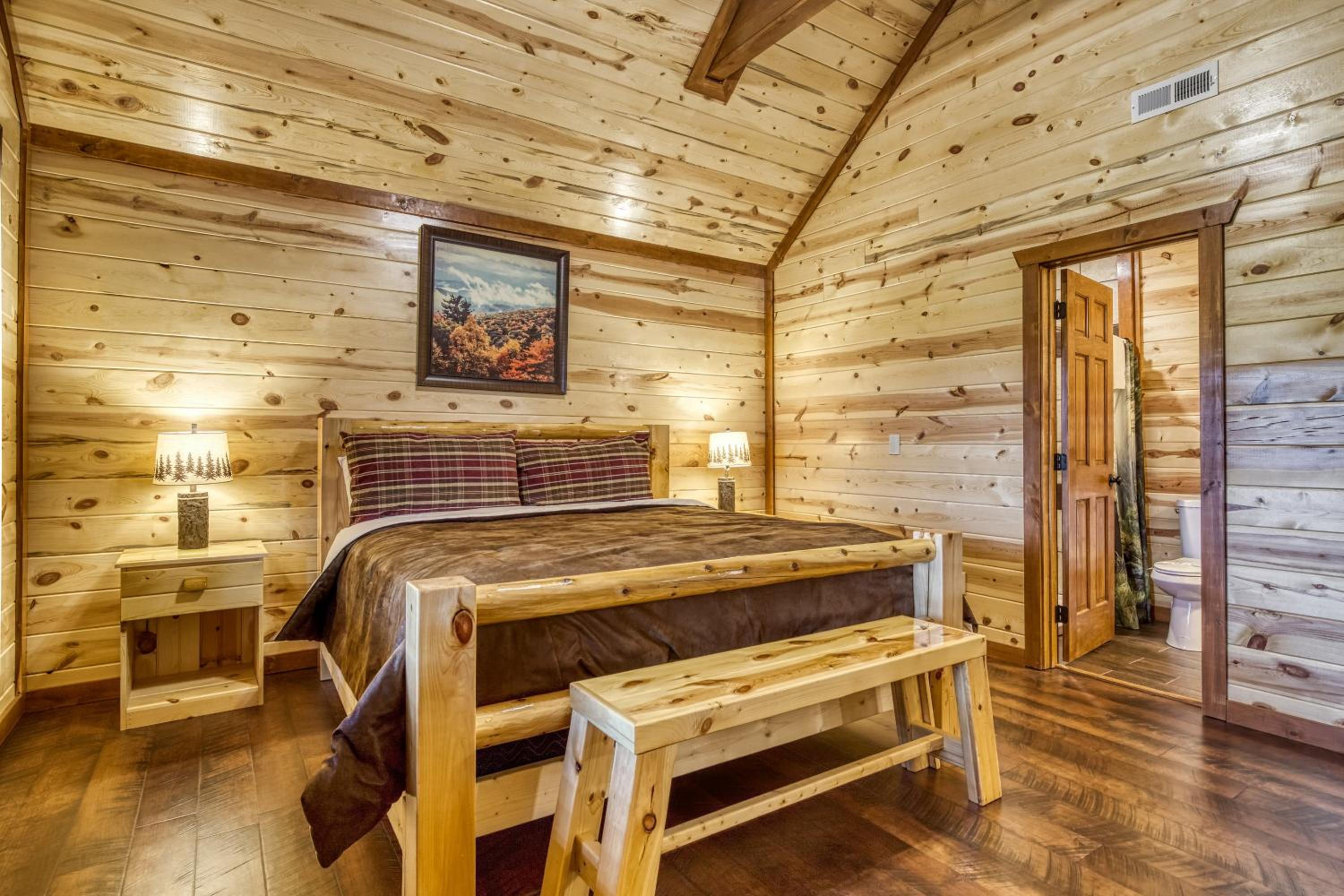 Majestic Splash-8 Bedroom, Indoor Pool, Hot Tub, 560 FREE tickets each paid day