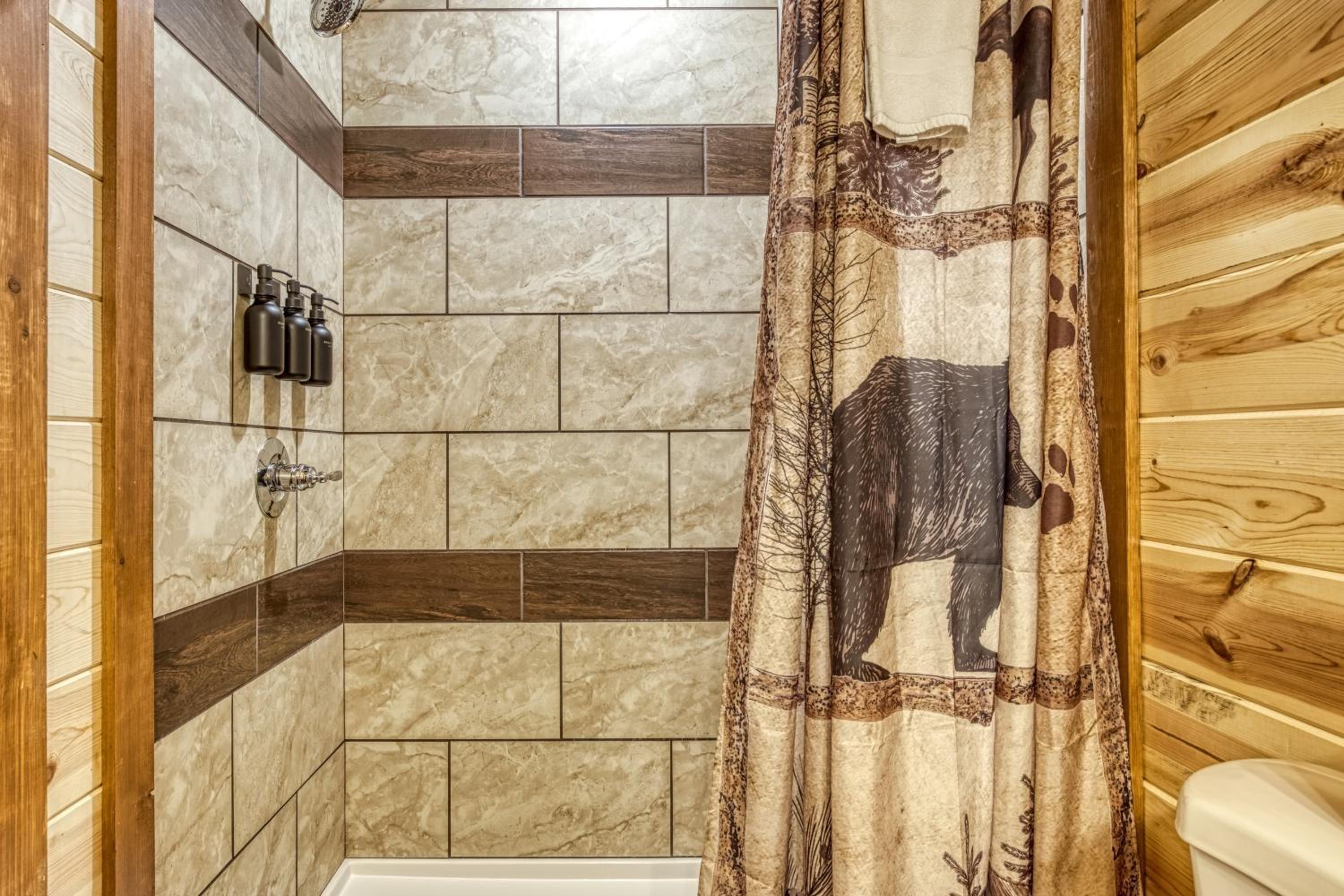 Majestic Splash-8 Bedroom, Indoor Pool, Hot Tub, 560 FREE tickets each paid day