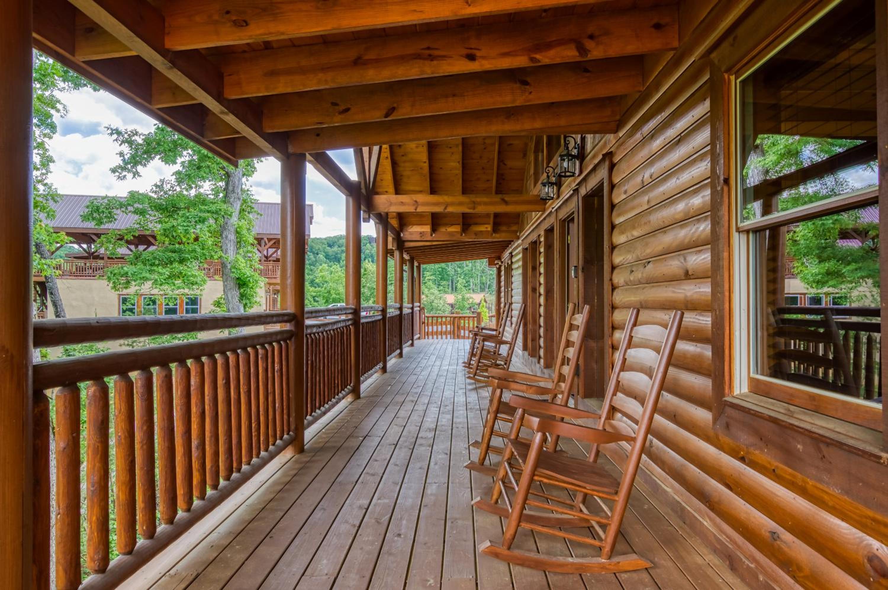 Majestic Splash-8 Bedroom, Indoor Pool, Hot Tub, 560 FREE tickets each paid day