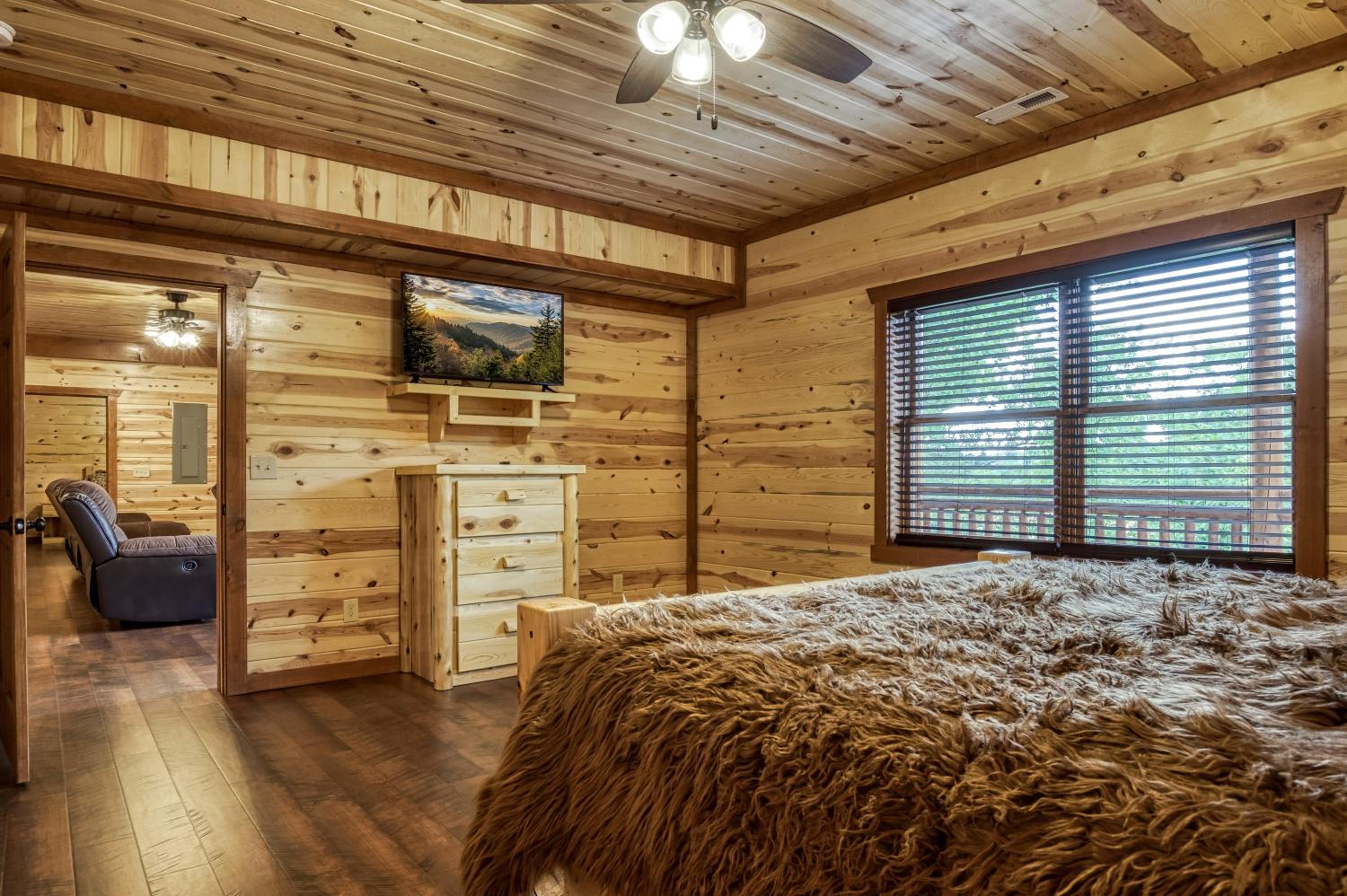 Majestic Splash-8 Bedroom, Indoor Pool, Hot Tub, 560 FREE tickets each paid day