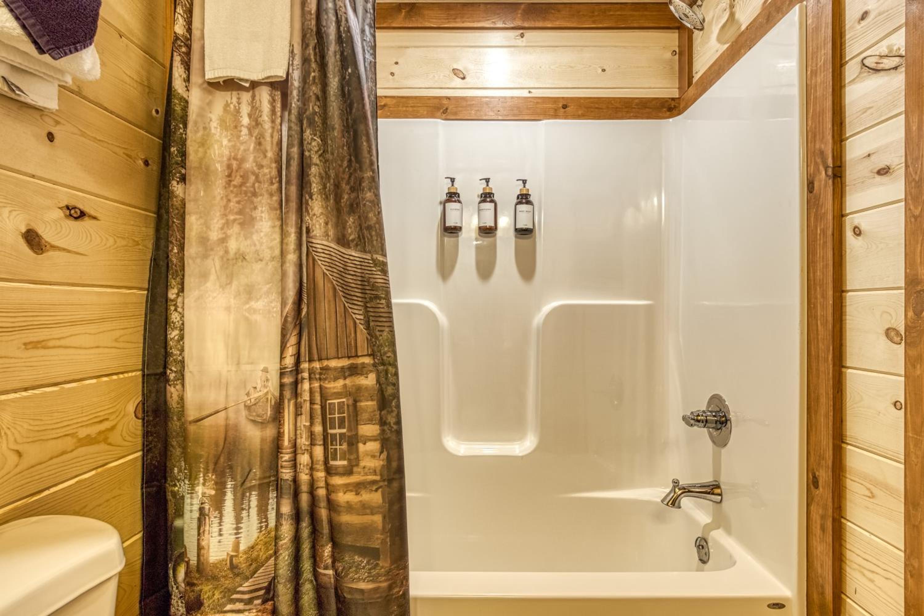 Majestic Splash-8 Bedroom, Indoor Pool, Hot Tub, 560 FREE tickets each paid day