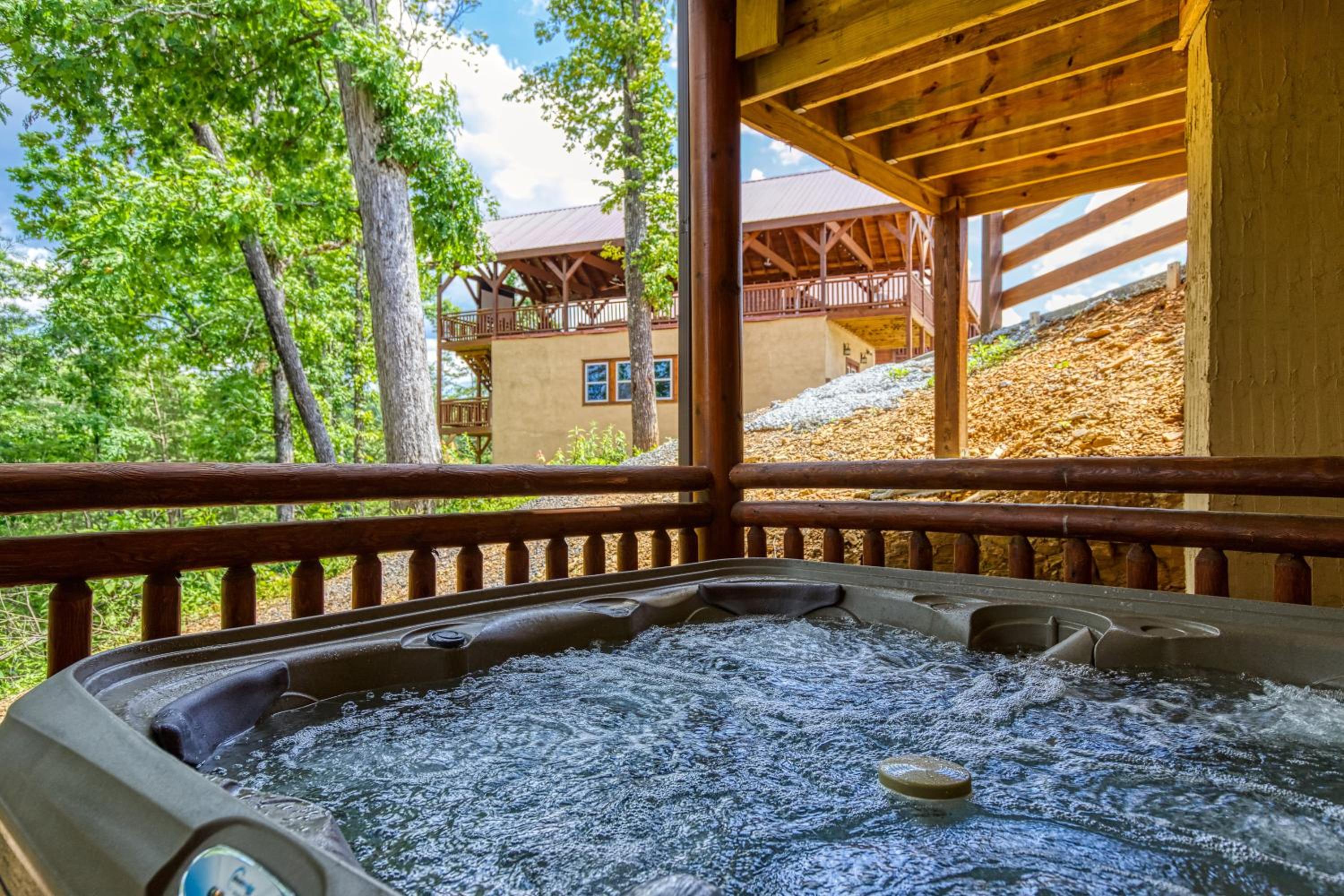Majestic Splash-8 Bedroom, Indoor Pool, Hot Tub, 560 FREE tickets each paid day