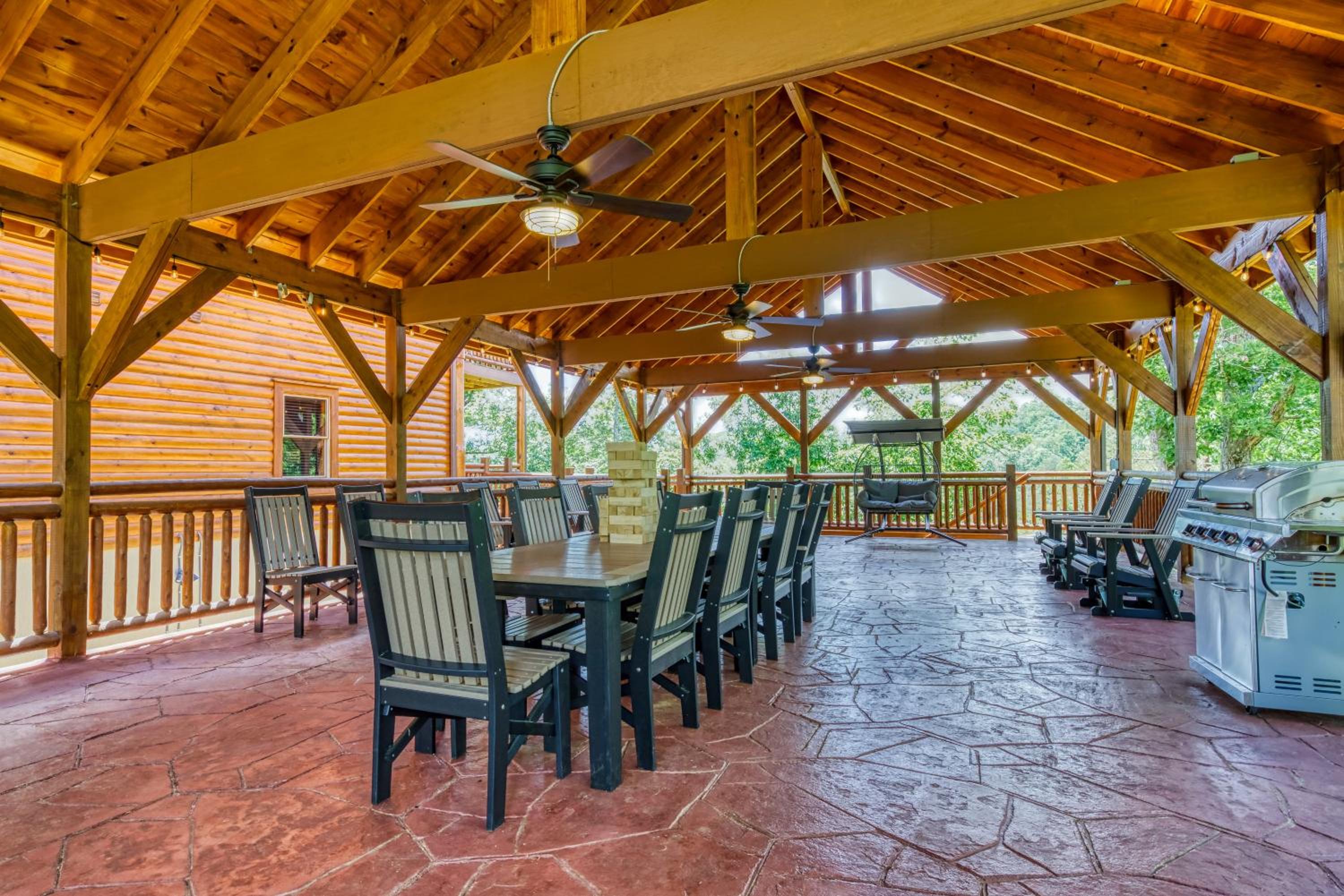 Majestic Splash-8 Bedroom, Indoor Pool, Hot Tub, 560 FREE tickets each paid day