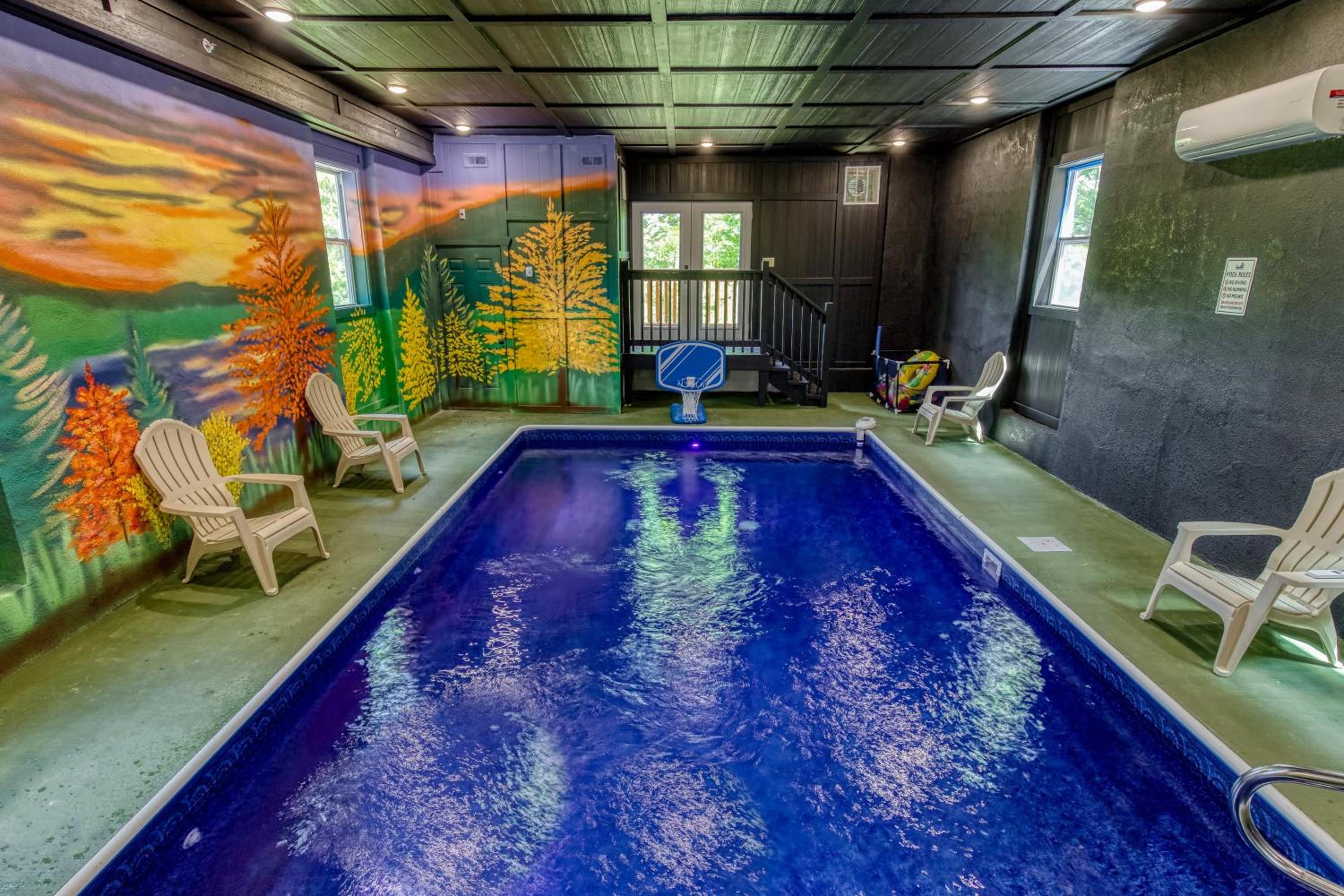 Majestic Splash-8 Bedroom, Indoor Pool, Hot Tub, 560 FREE tickets each paid day