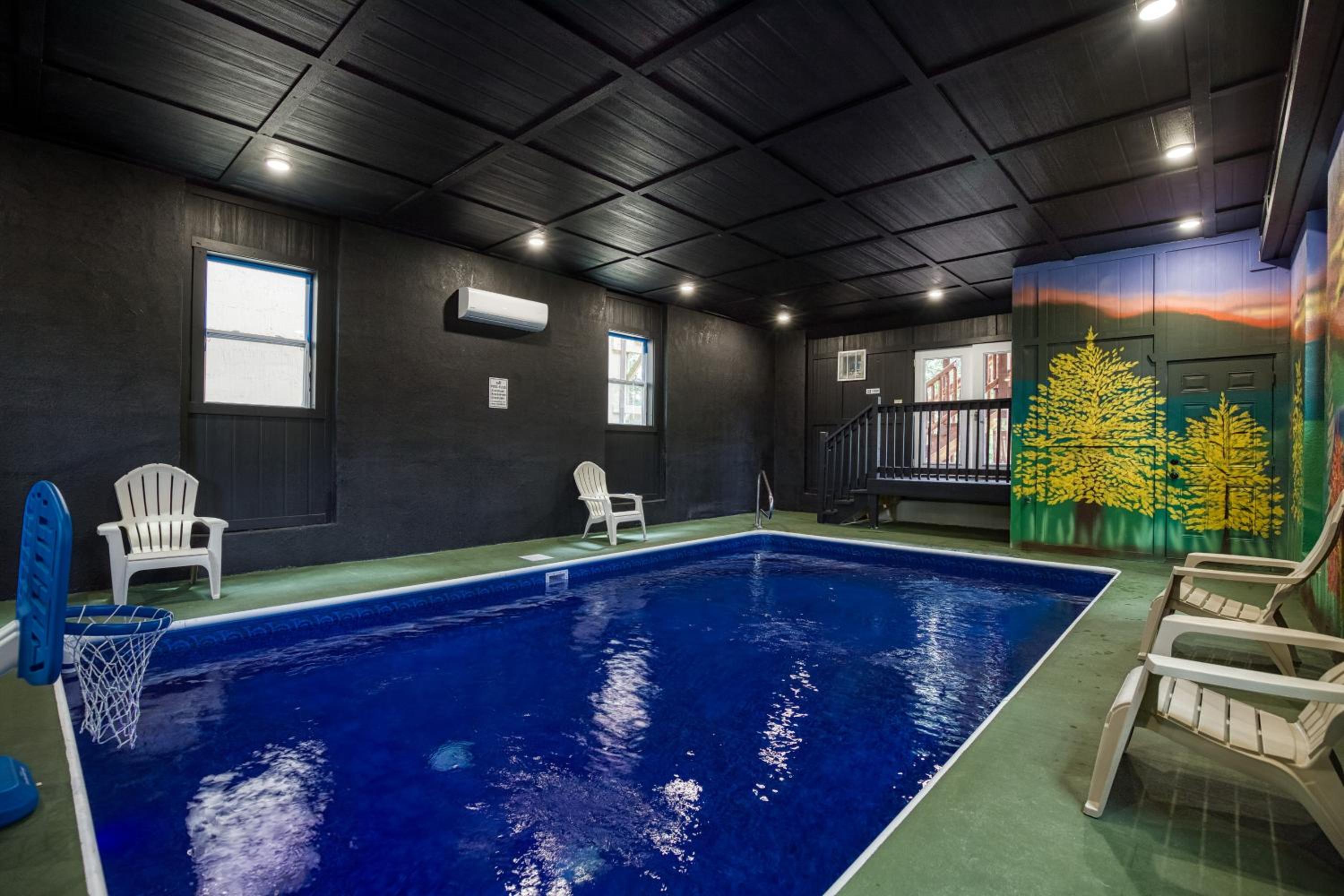 Majestic Splash-8 Bedroom, Indoor Pool, Hot Tub, 560 FREE tickets each paid day