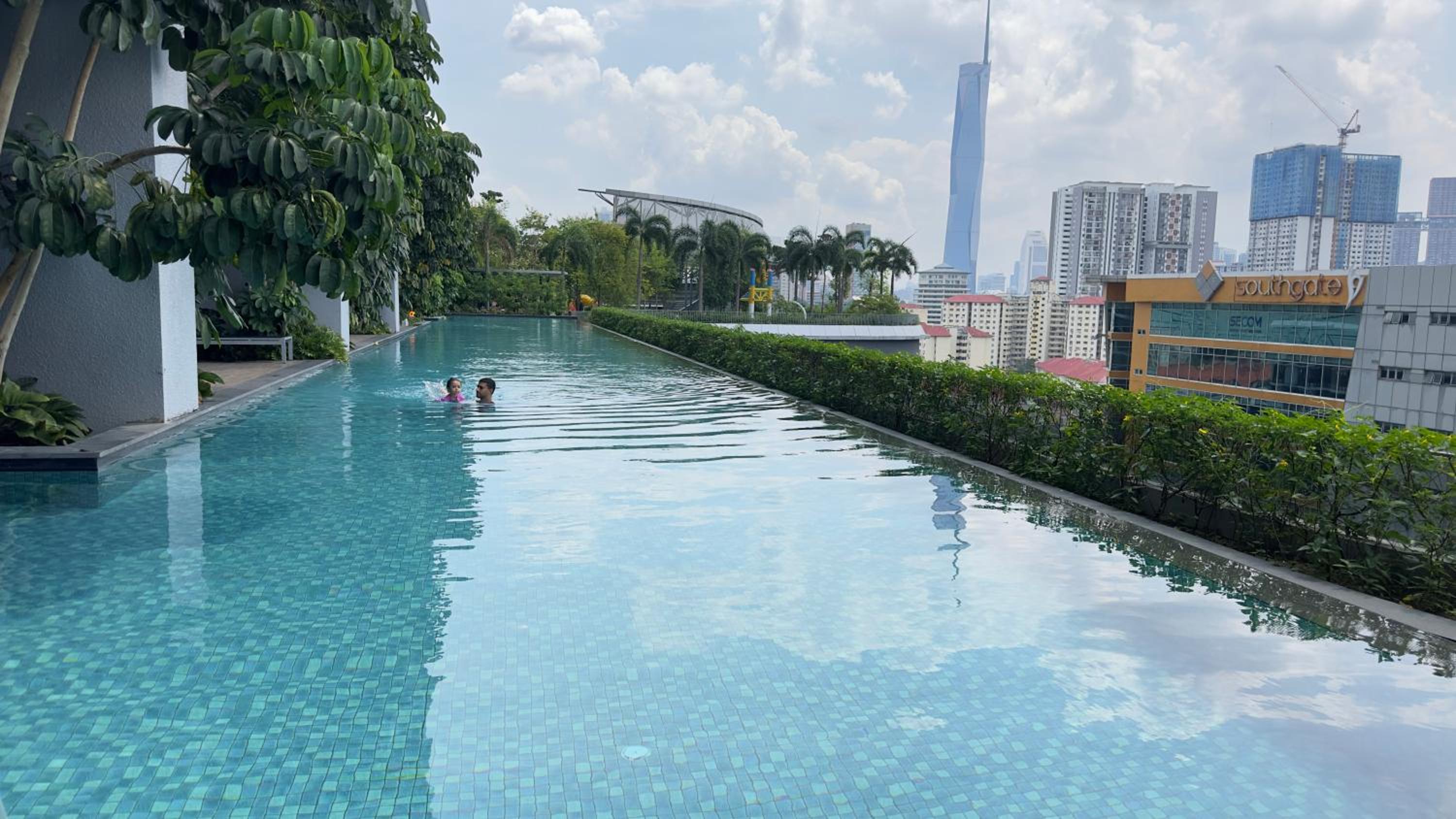KLCC view Luxury family suites
