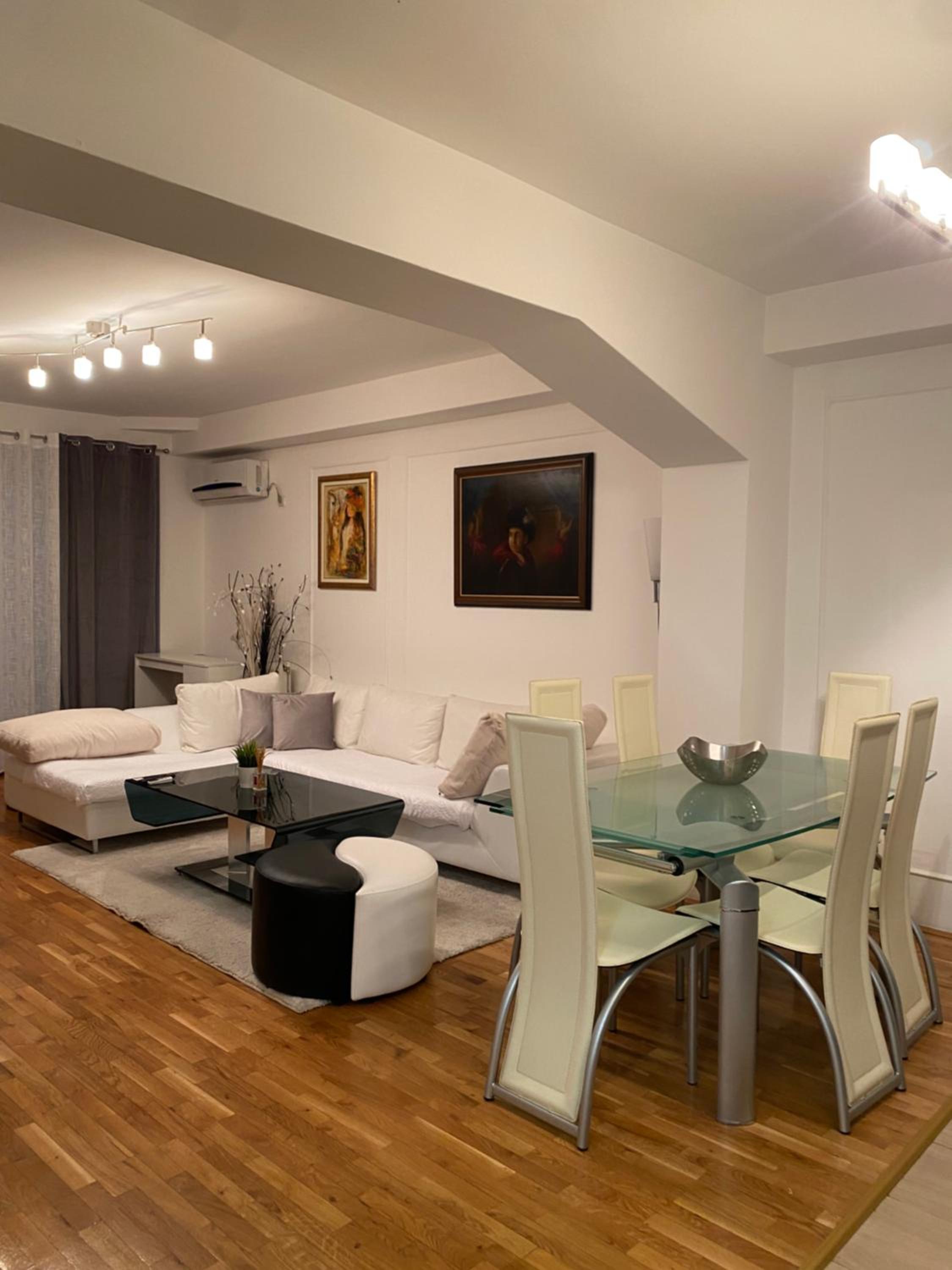 Central Elegance Apartments view 3
