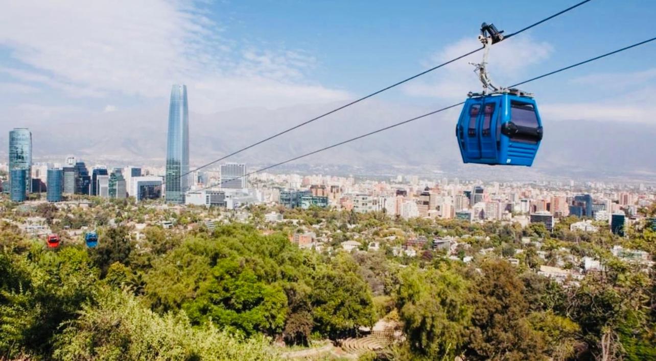 A8Metro Santa Lucía, clínica Católica Casco histórico