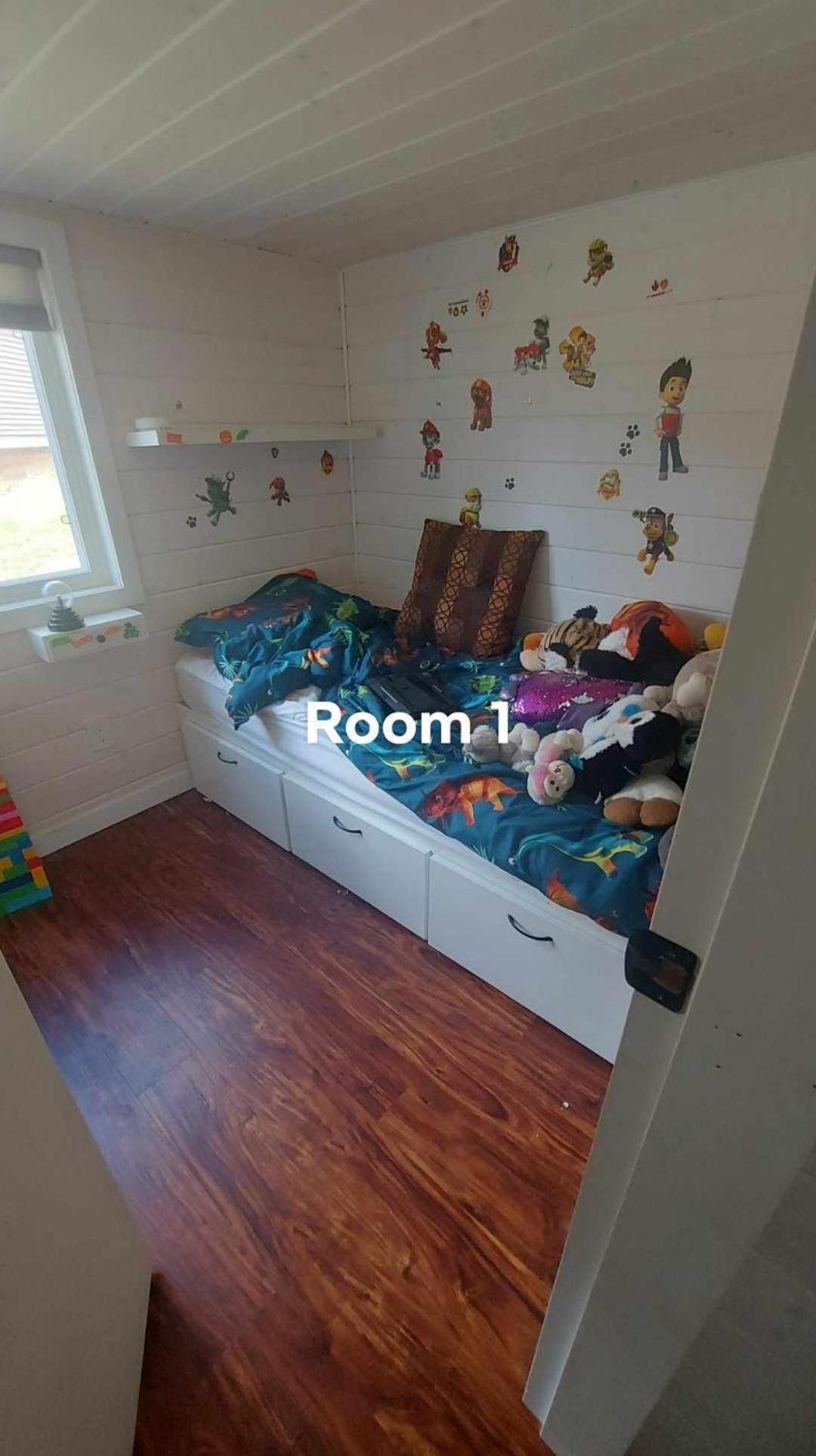 Parksville Vacations - Cute Tiny Home At Park Sands Resort Parksville - Property Image 2