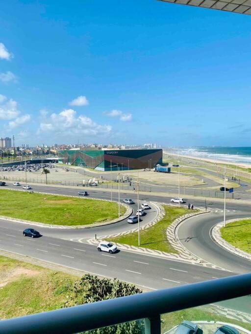 Studio 402 Salvador, Fantástico, com Vista Mar, no Bairro de Jardim Armação, a 300m do Novo Centro de Convenções de Salvador - CCS e do Parque dos Ventos