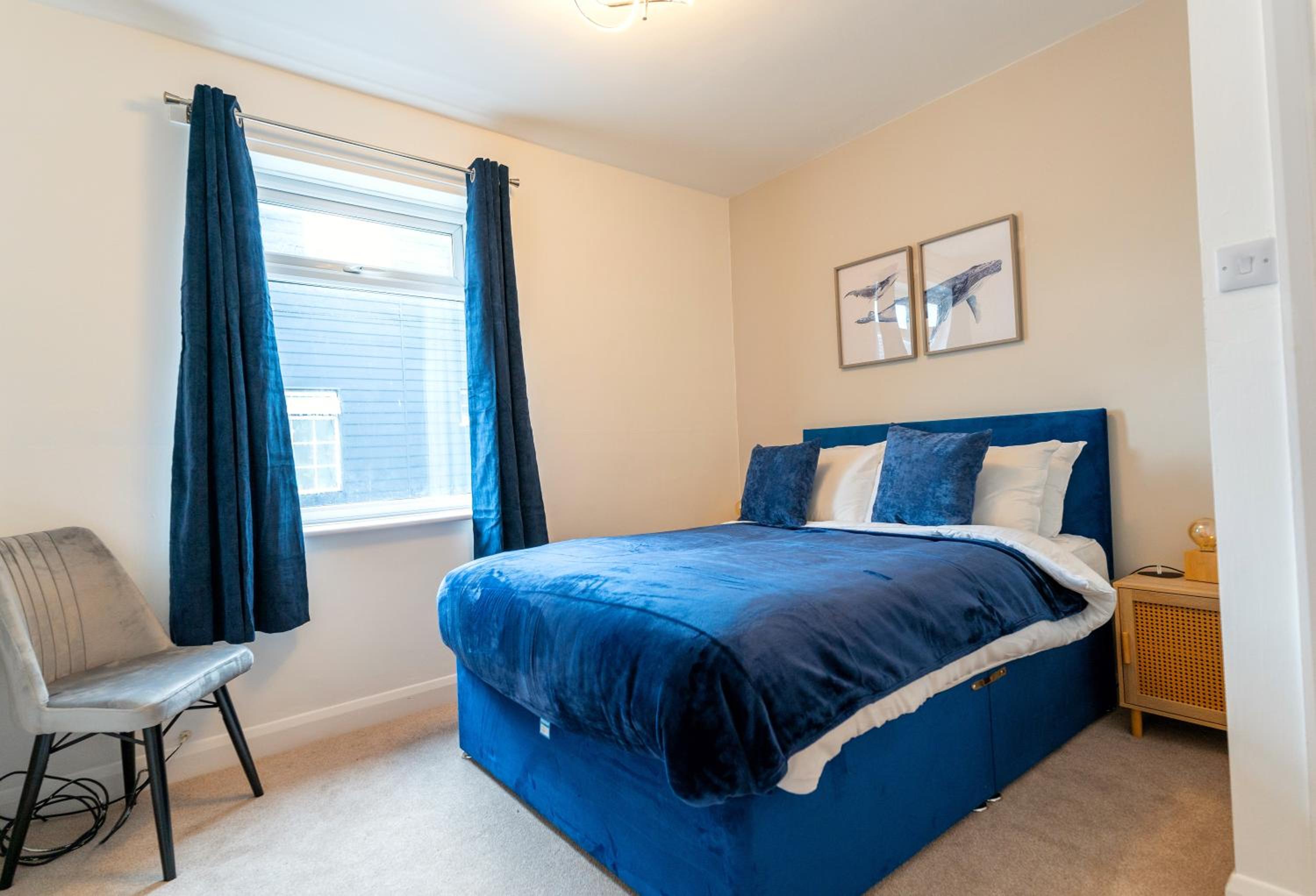 Clifford House - Prime Location - Free Parking, Fast Wifi and Smart TV by Yoko Property view 2