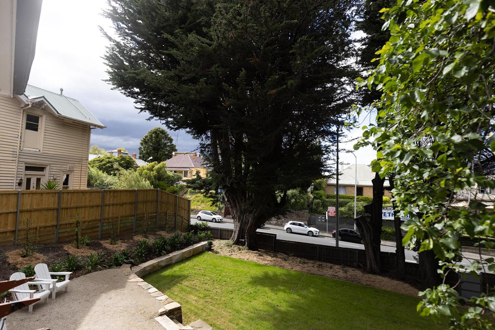 Buckley's Rest - 2 Bdrm Apartment in Battery Point