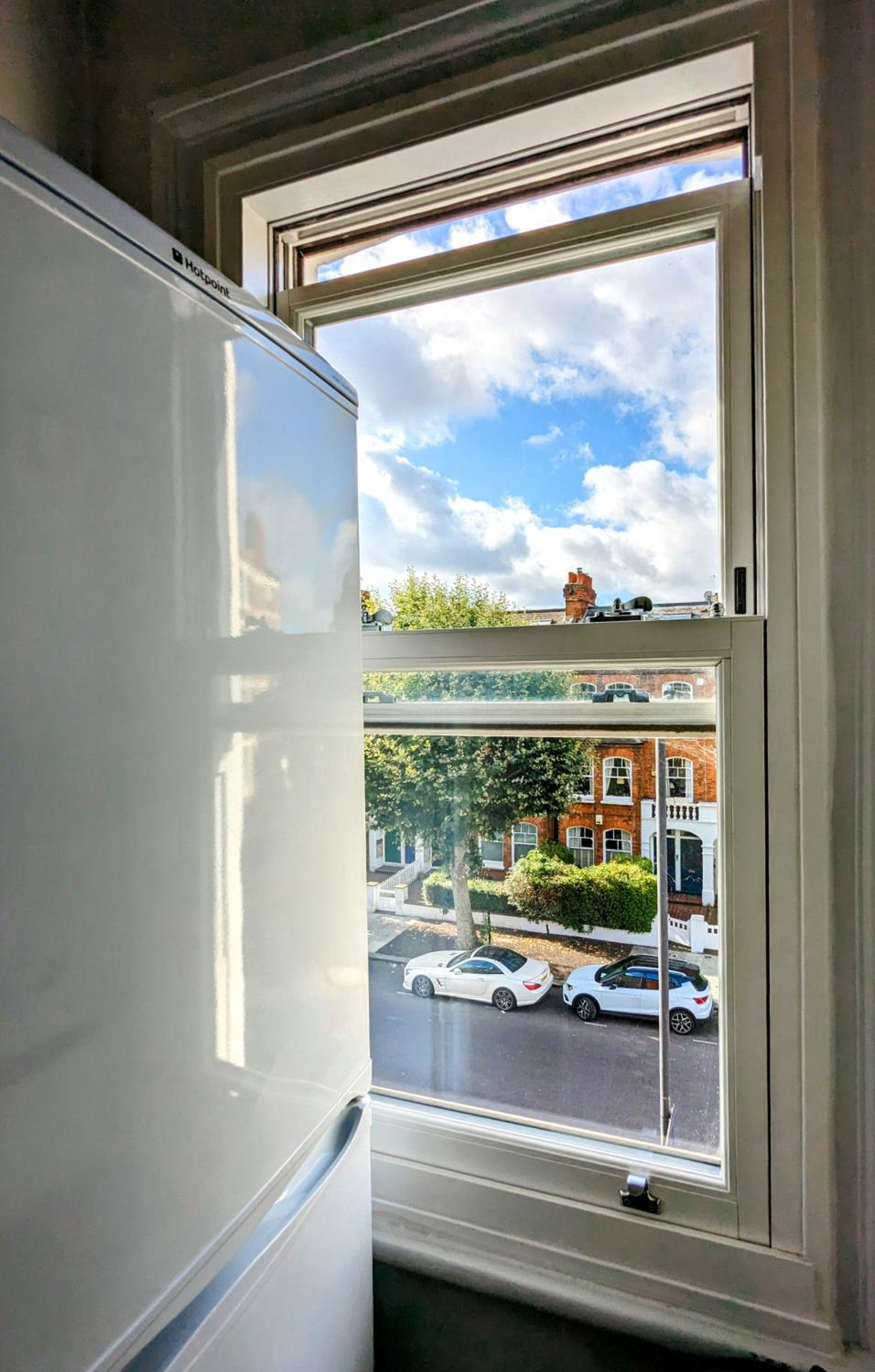 Charming Bright 2-Bed Heritage Flat, Battersea Park, London