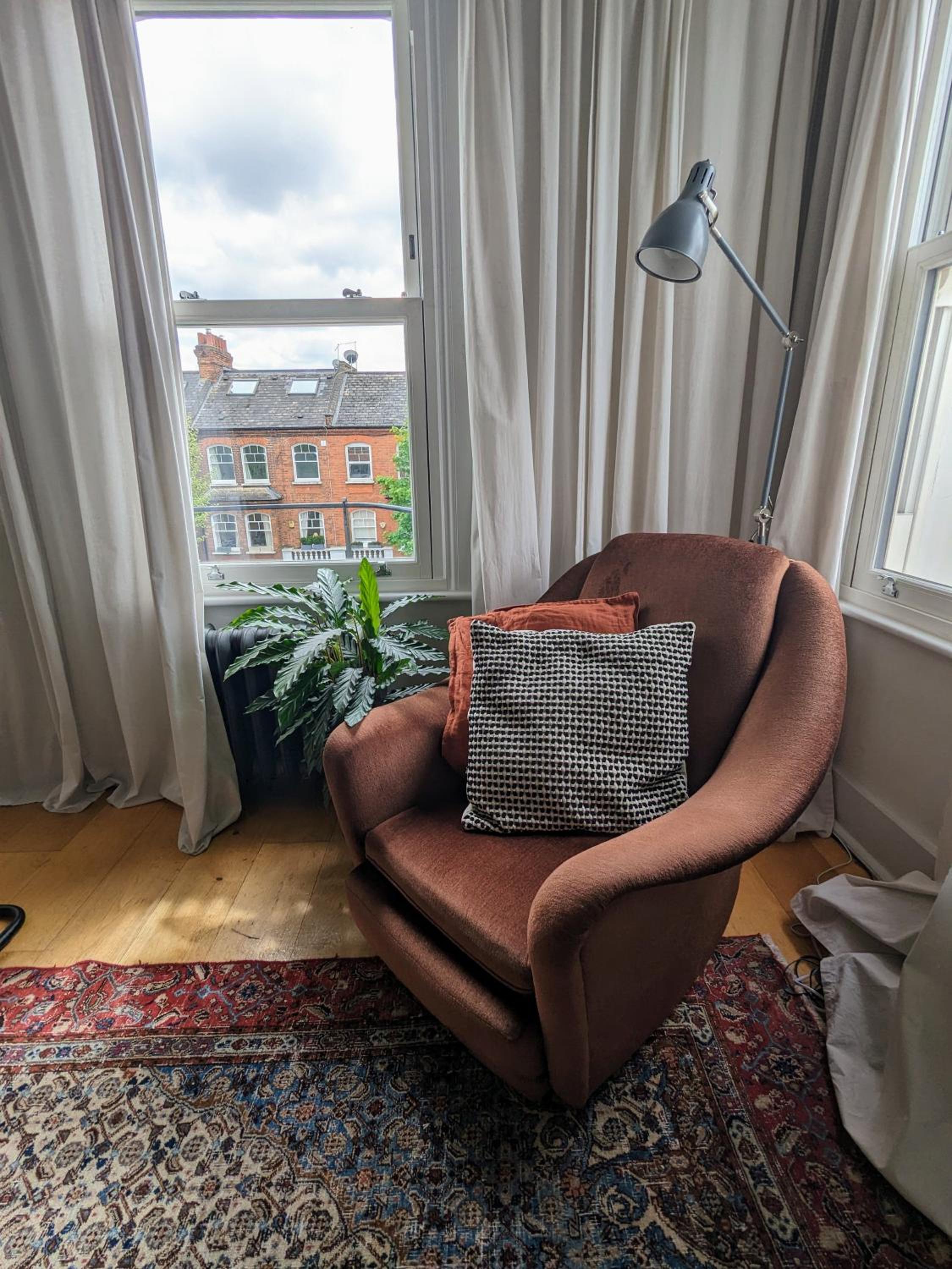 Charming Bright 2-Bed Heritage Flat, Battersea Park, London