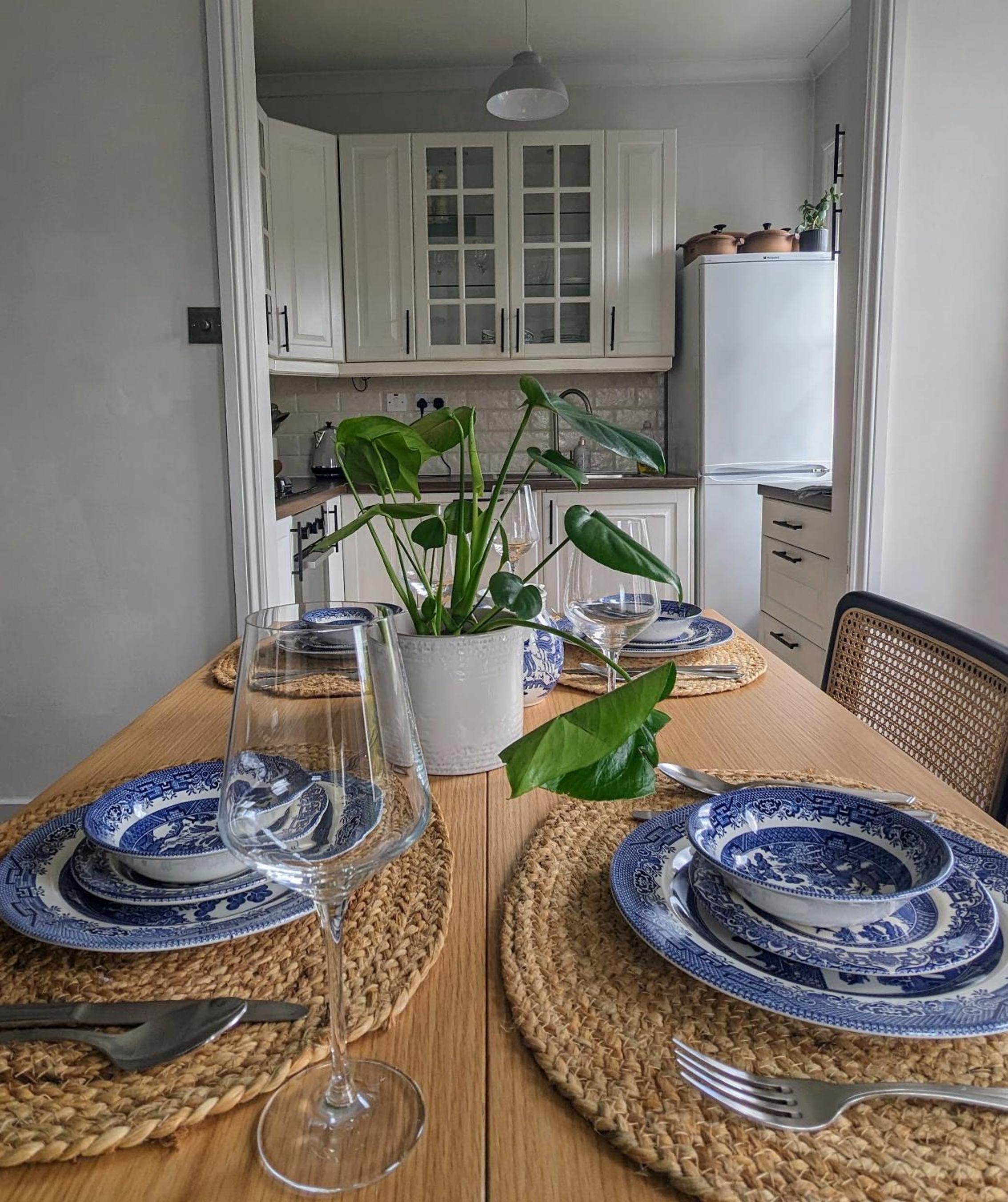 Charming Bright 2-Bed Heritage Flat, Battersea Park, London