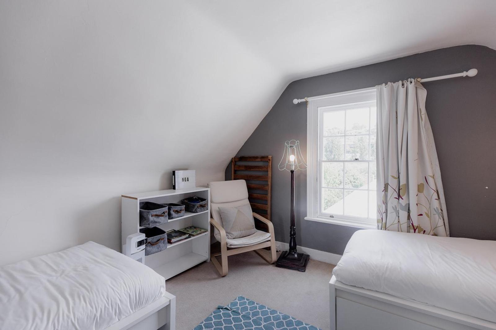 The Cutest Cottage In Town - South Hobart