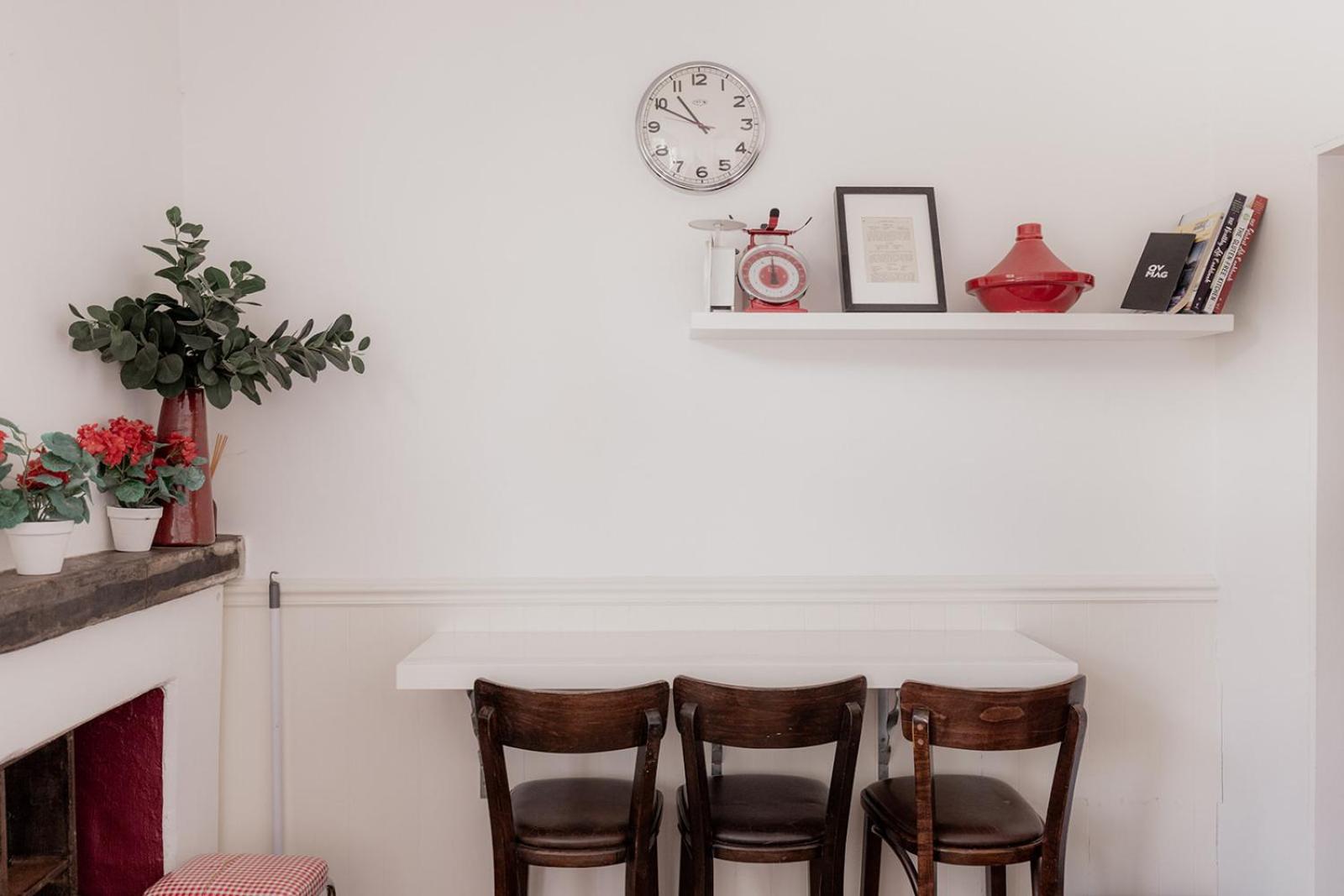 The Cutest Cottage In Town - South Hobart