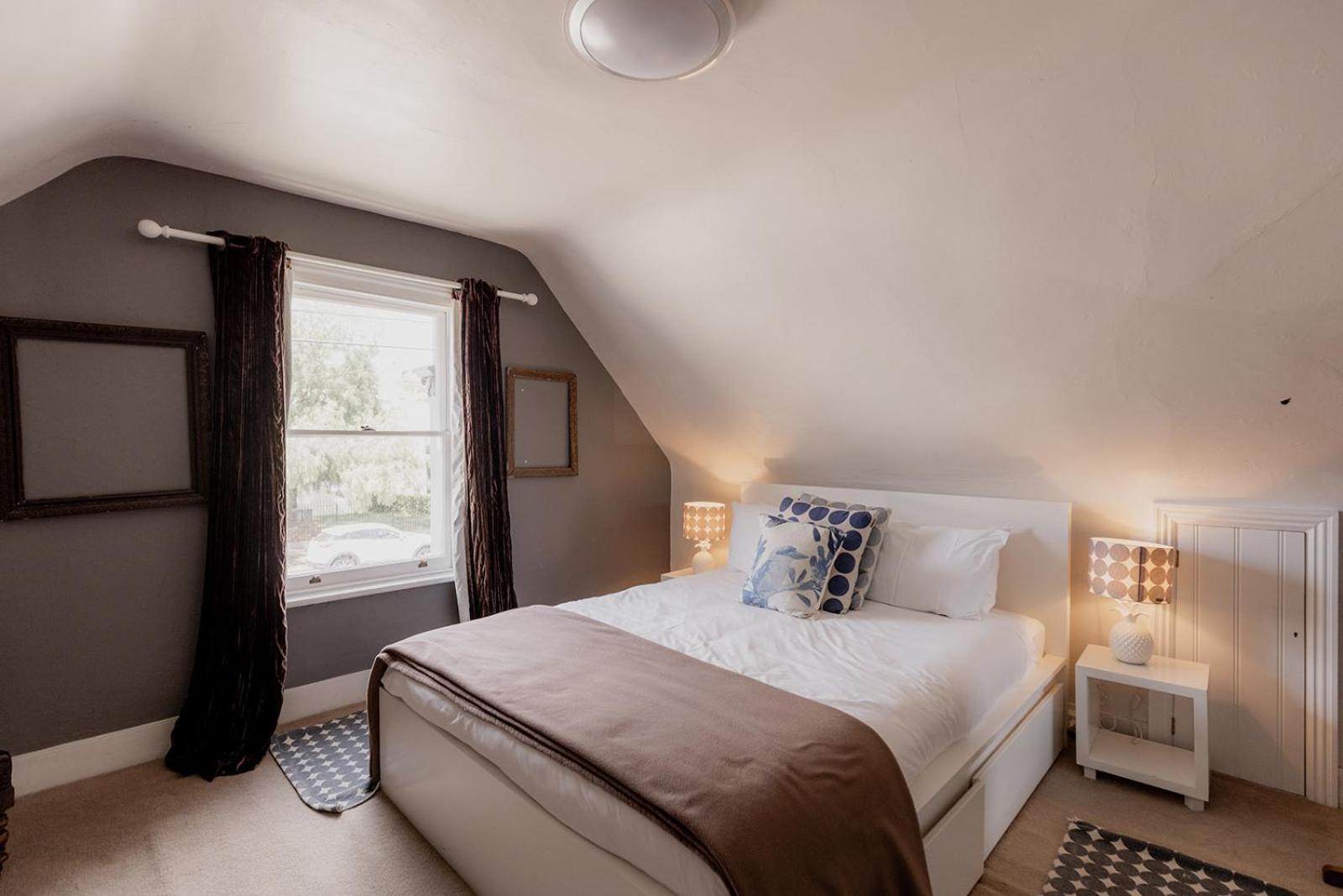 The Cutest Cottage In Town - South Hobart