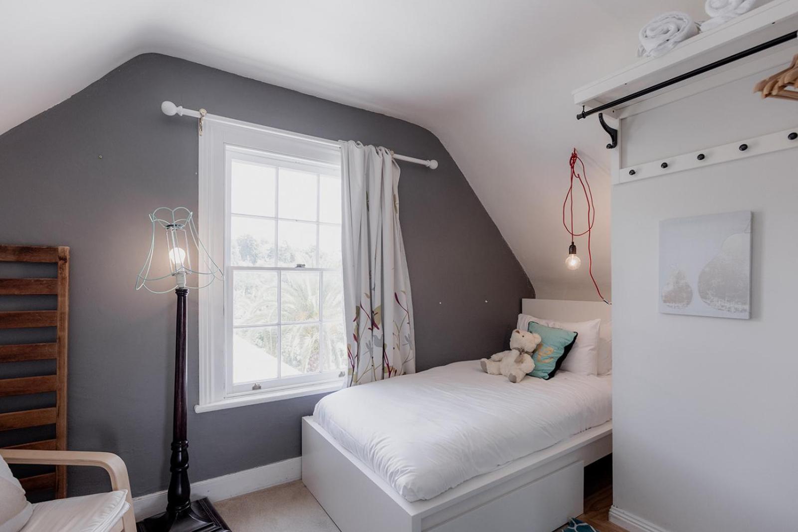 The Cutest Cottage In Town - South Hobart
