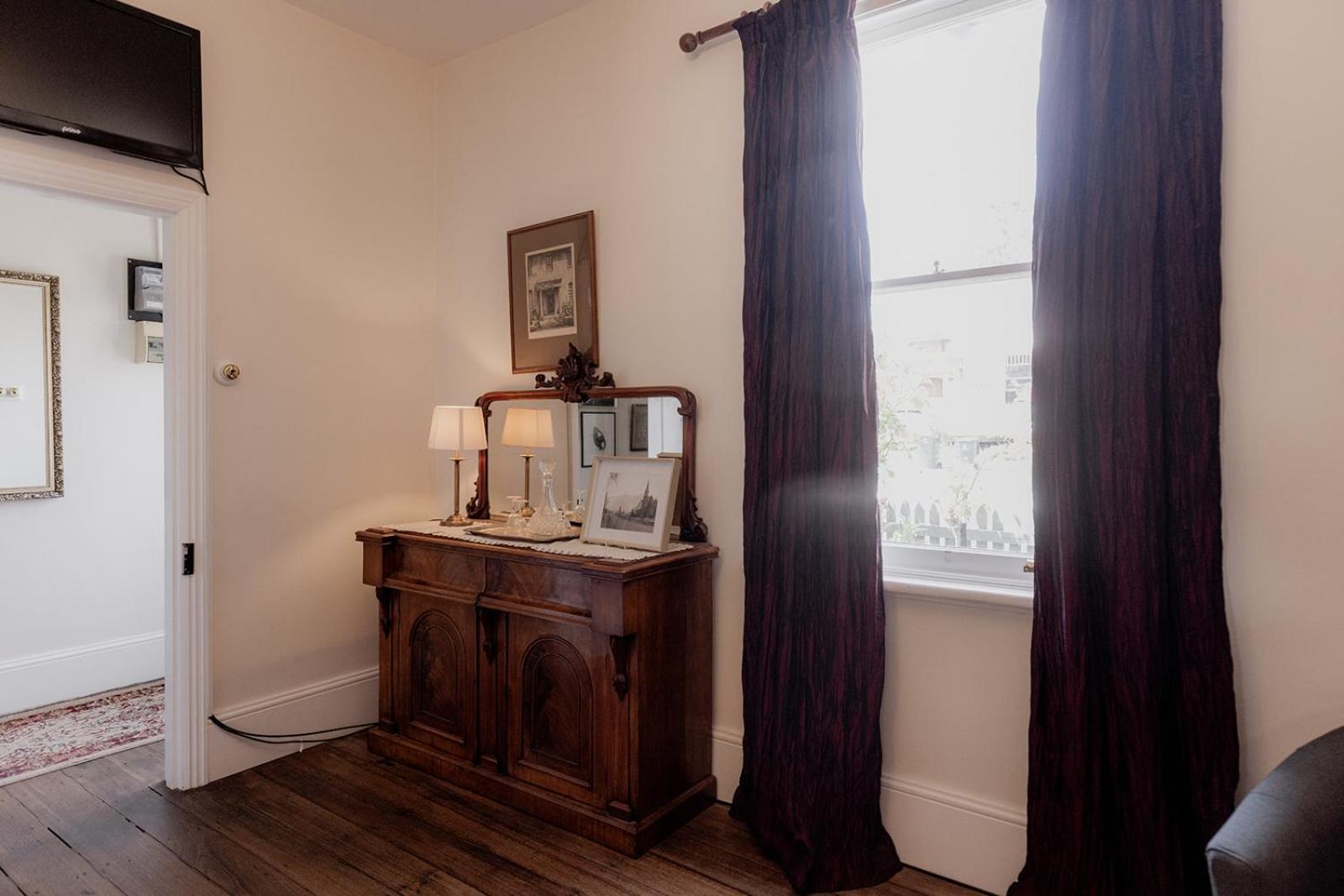 The Cutest Cottage In Town - South Hobart