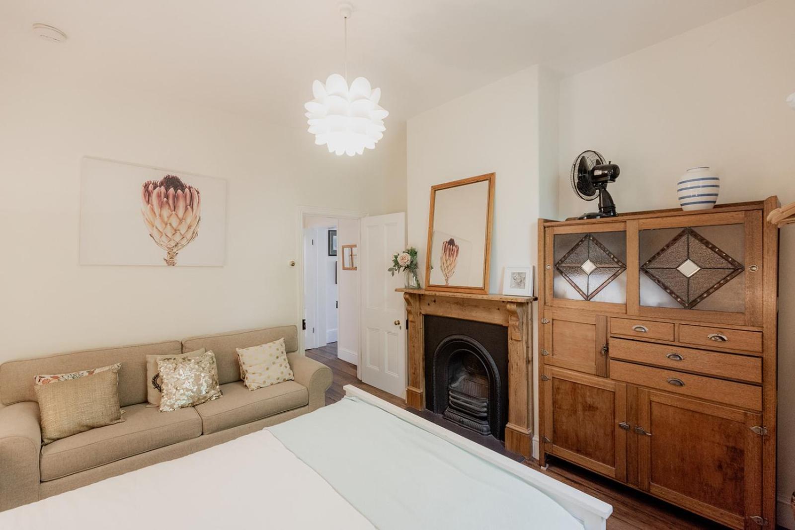 The Cutest Cottage In Town - South Hobart