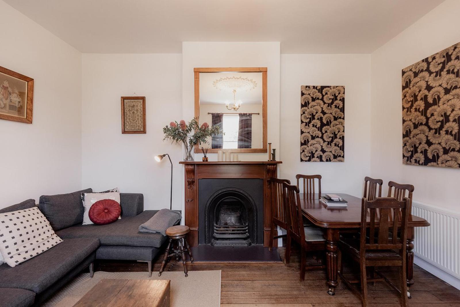 The Cutest Cottage In Town - South Hobart