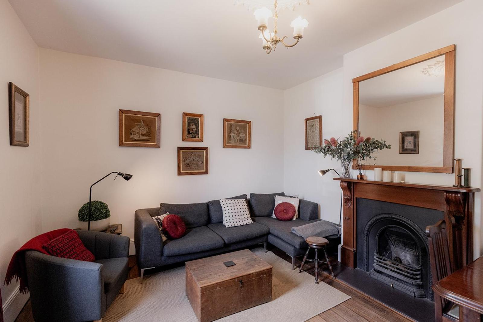 The Cutest Cottage In Town - South Hobart