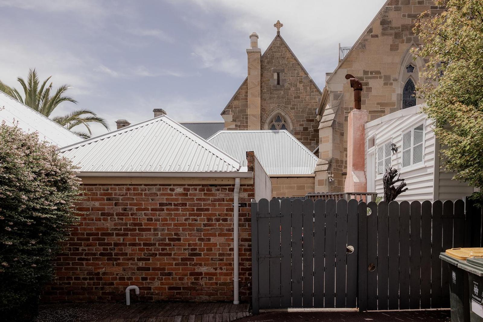 The Cutest Cottage In Town - South Hobart