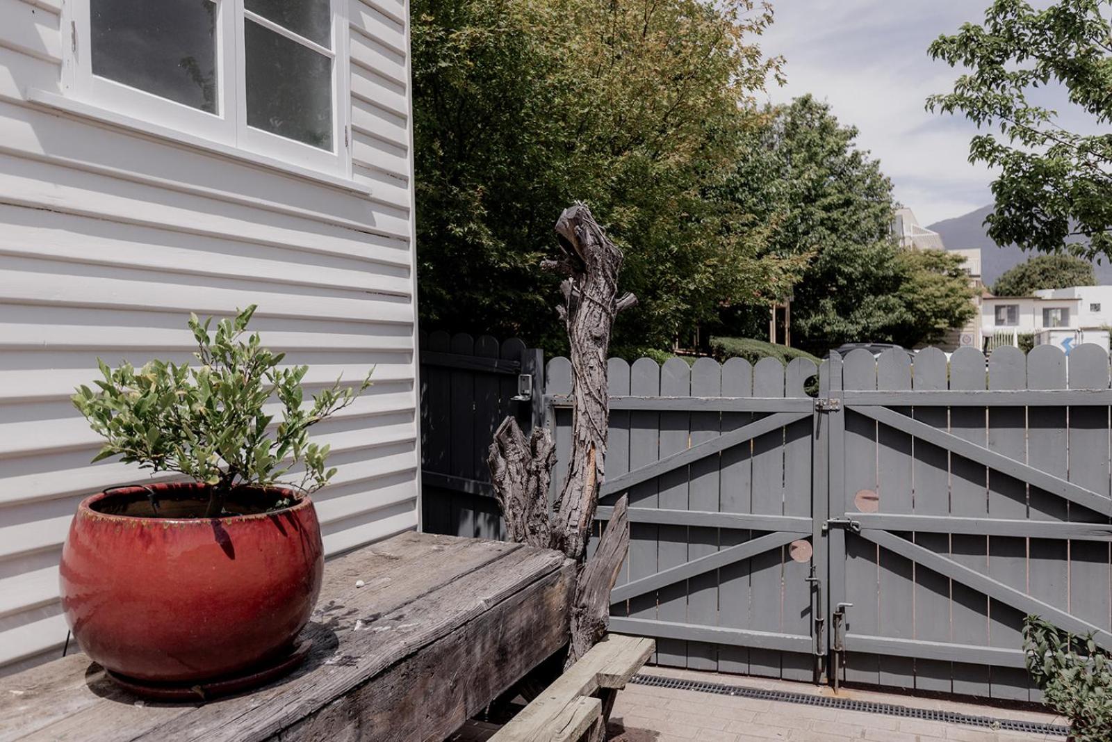 The Cutest Cottage In Town - South Hobart