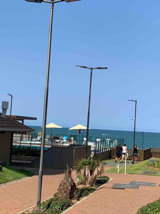 Condomínio pé na areia com lazer completo - PCD