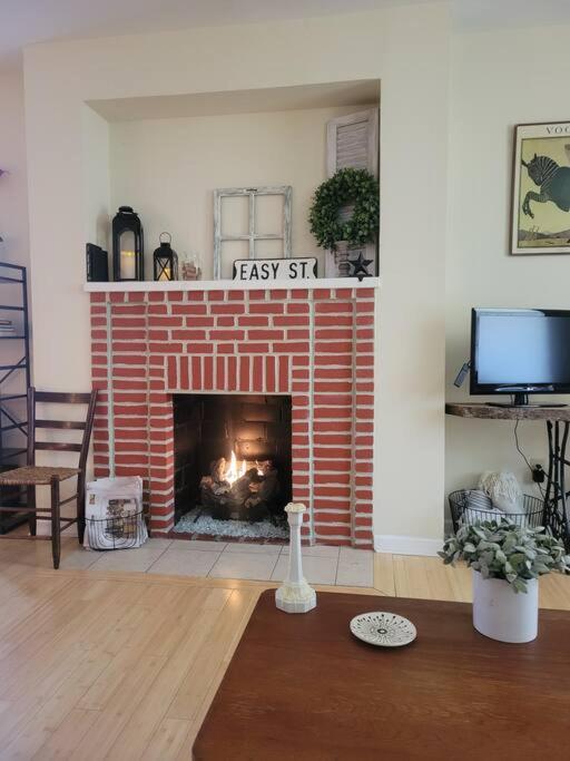 Philadelphia Vacations - Cozy House in Historic District - Property Image 1