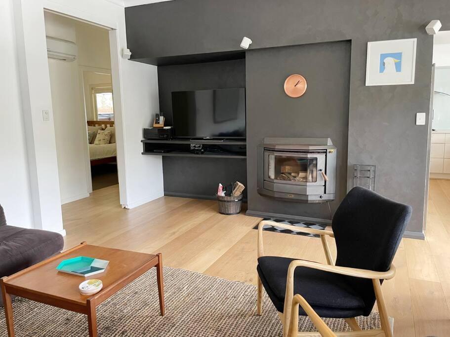 NINE at Berowra Waters, luxury waterfront with hot tub