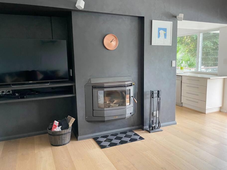 NINE at Berowra Waters, luxury waterfront with hot tub