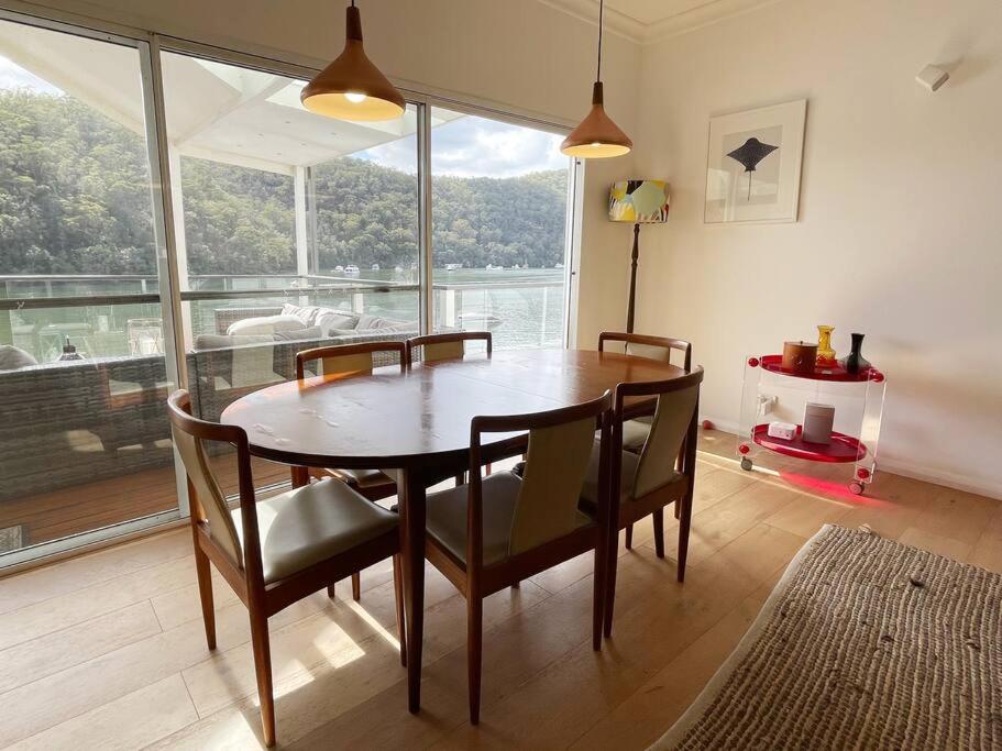 NINE at Berowra Waters, luxury waterfront with hot tub