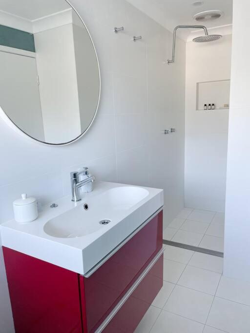 NINE at Berowra Waters, luxury waterfront with hot tub