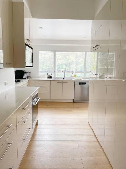 NINE at Berowra Waters, luxury waterfront with hot tub