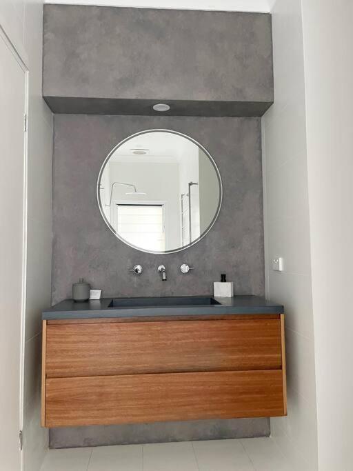 NINE at Berowra Waters, luxury waterfront with hot tub