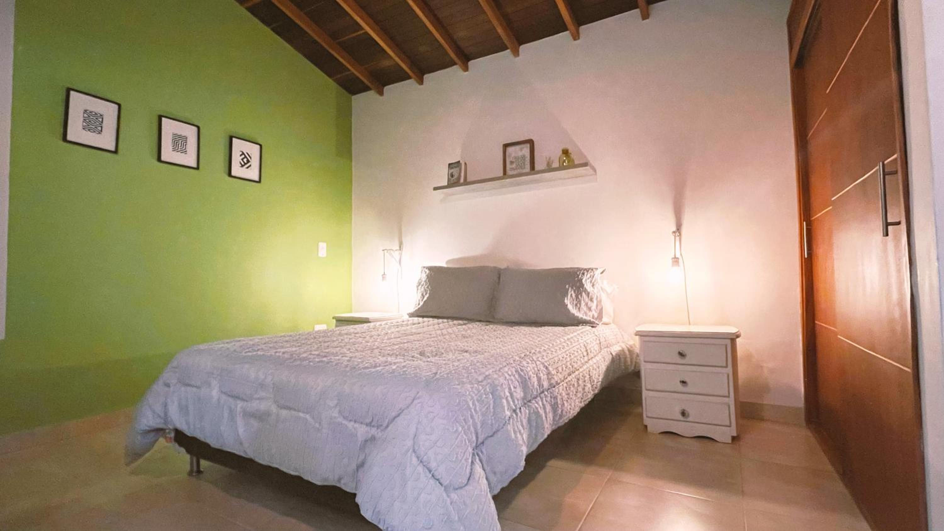 Malaika Hostel Medellín view 3