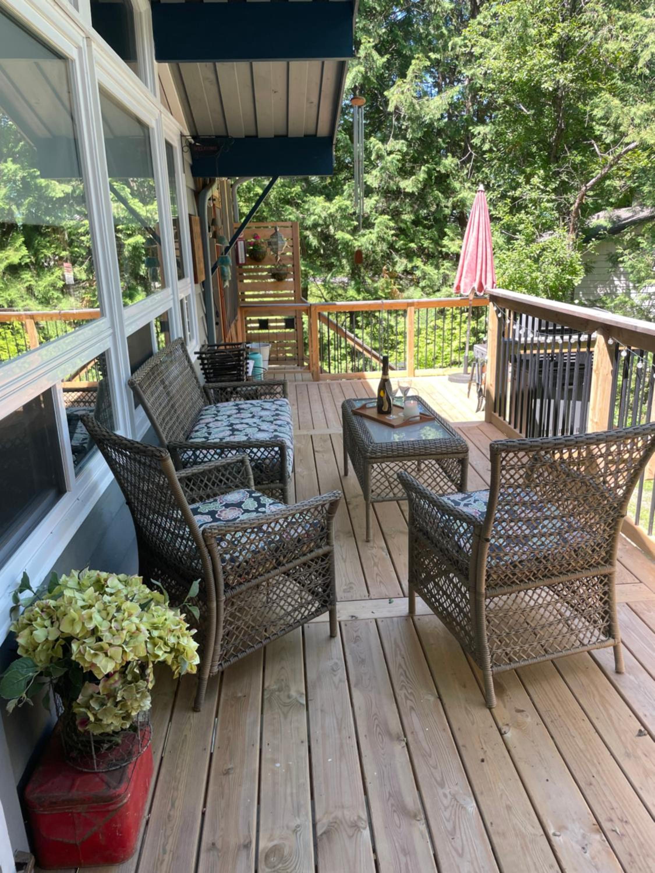 Peaceful Riverside Cottage