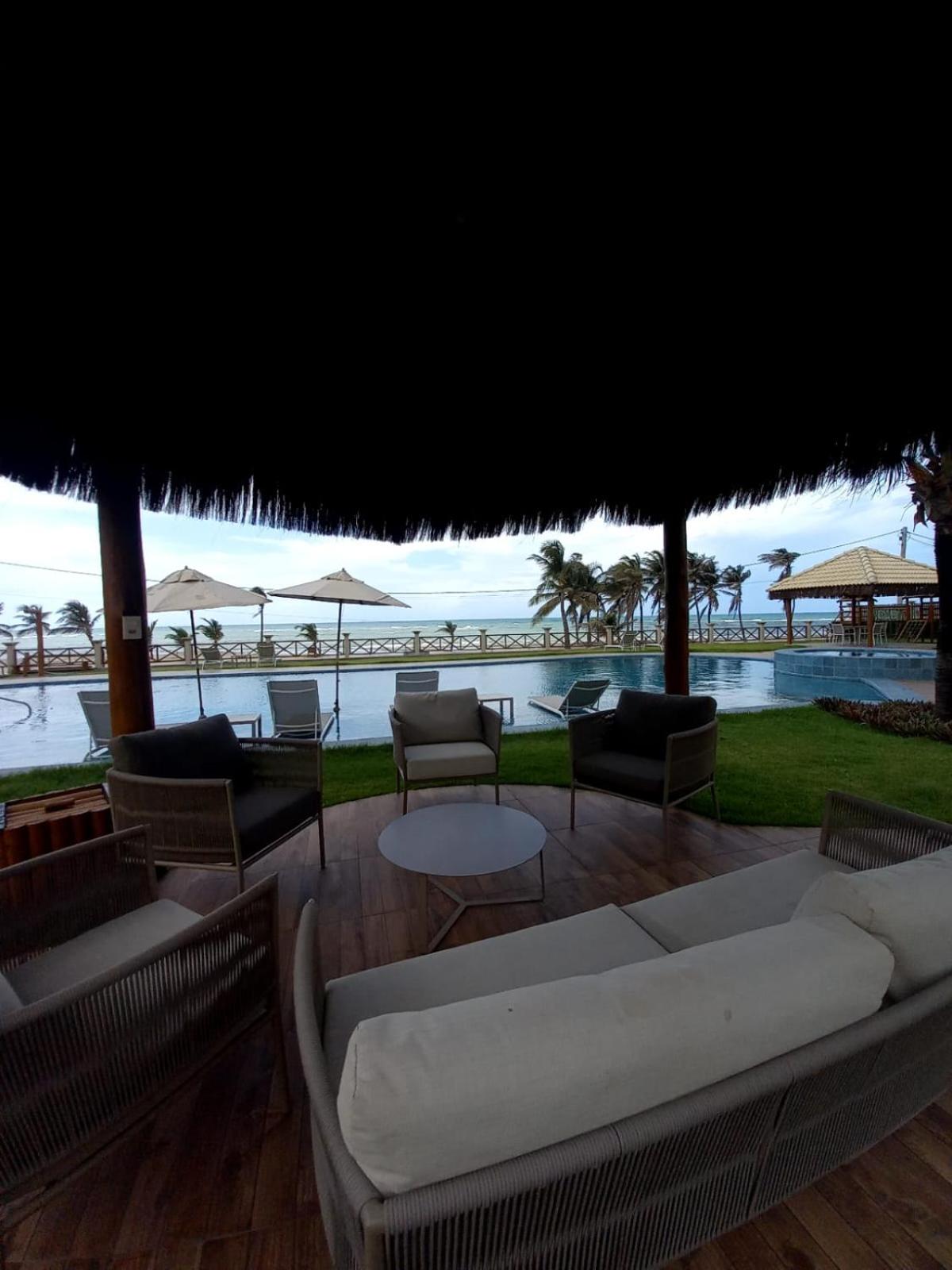 Casa à beira mar em frente às piscinas naturais de Flecheiras - CONDOMÍNIO PIER 18