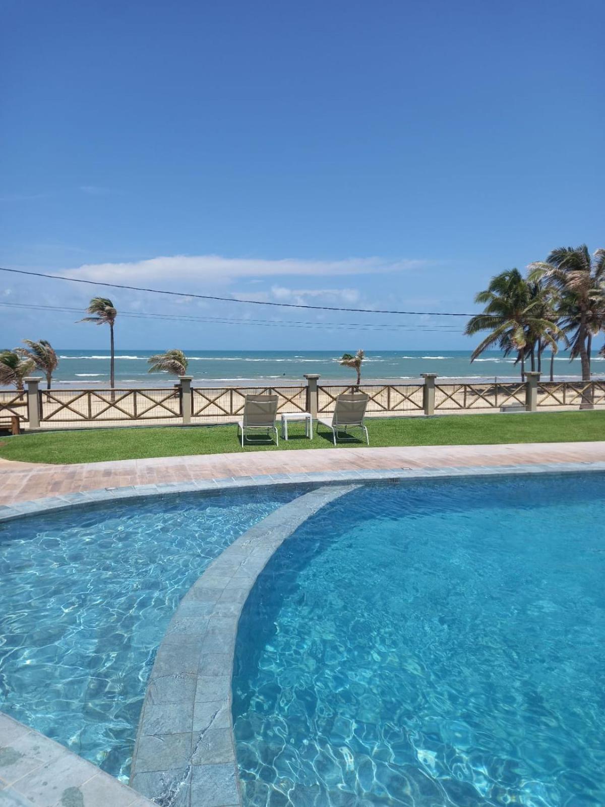 Casa à beira mar em frente às piscinas naturais de Flecheiras - CONDOMÍNIO PIER 18