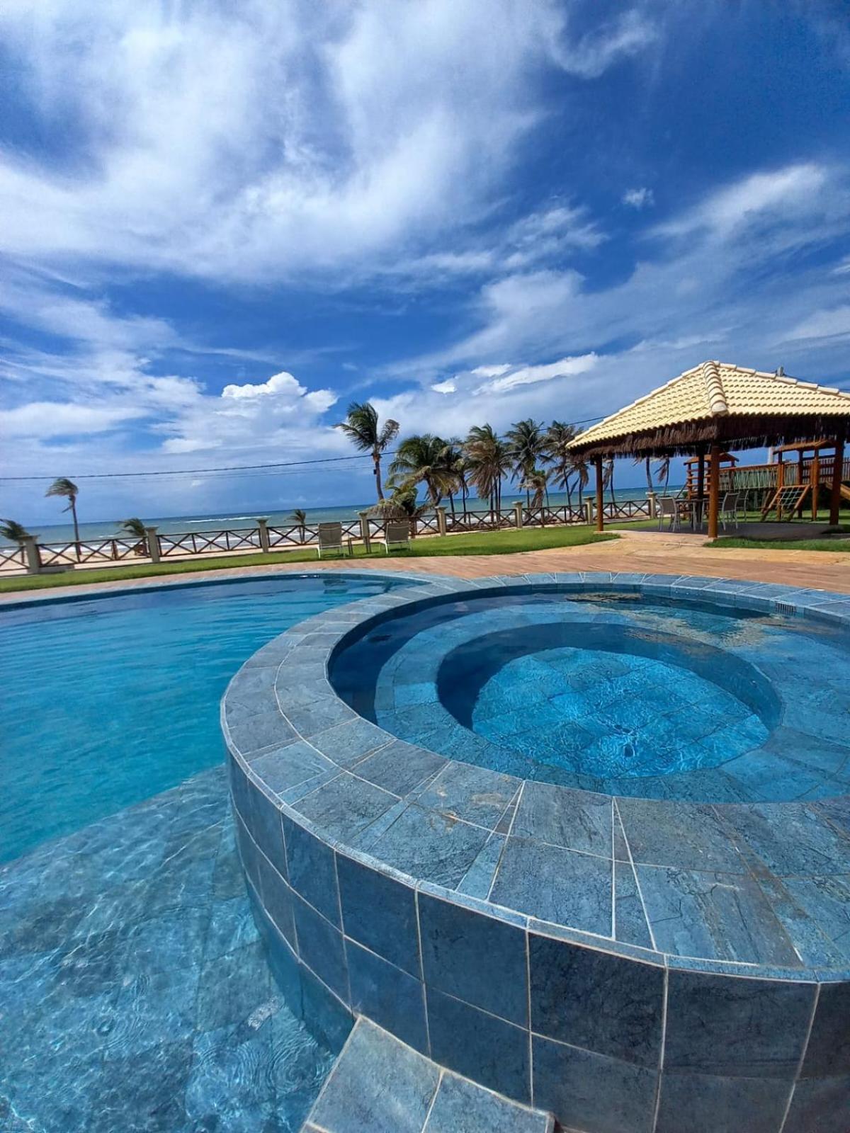 Casa à beira mar em frente às piscinas naturais de Flecheiras - CONDOMÍNIO PIER 18