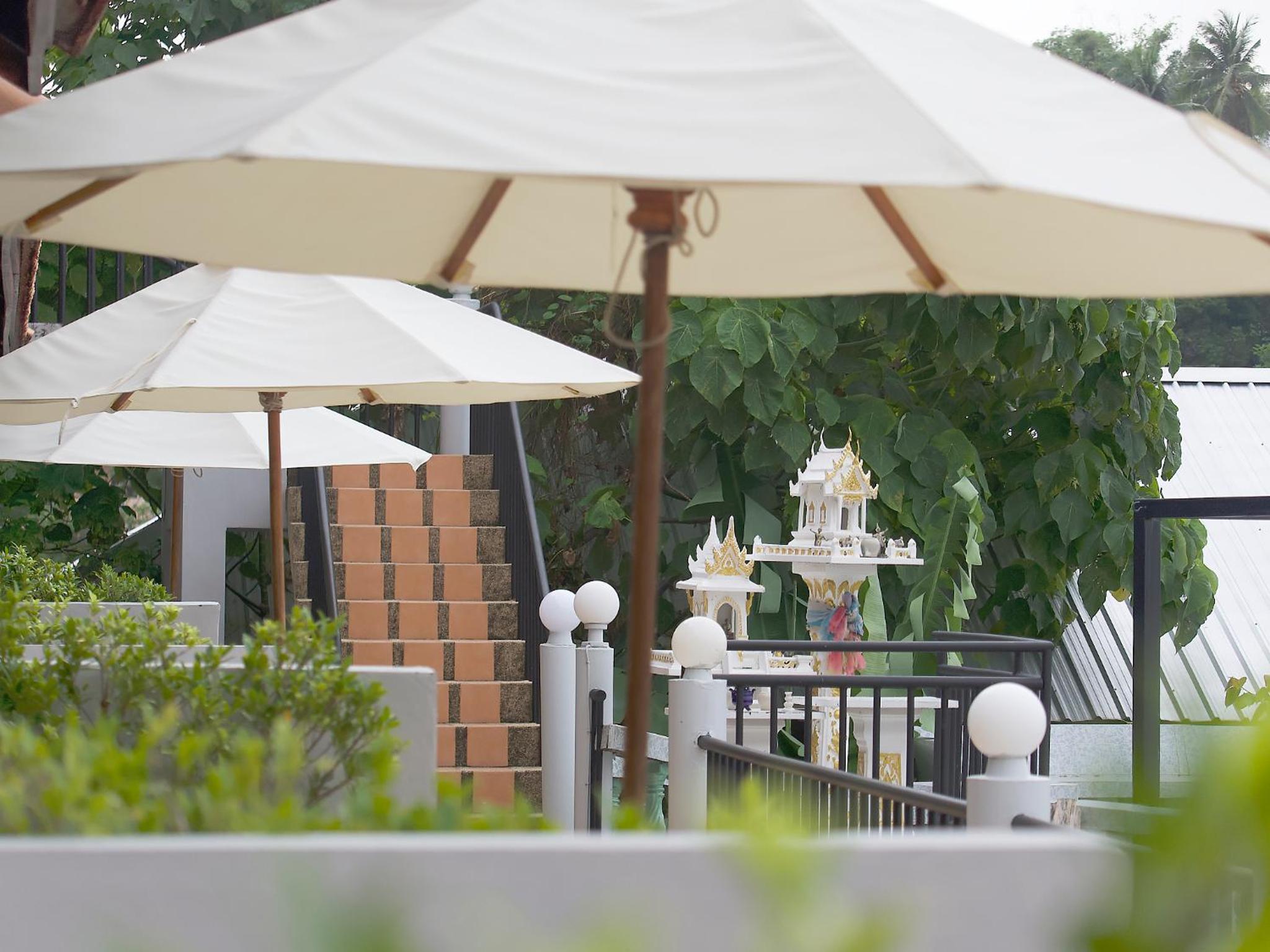 Two Chefs Inn