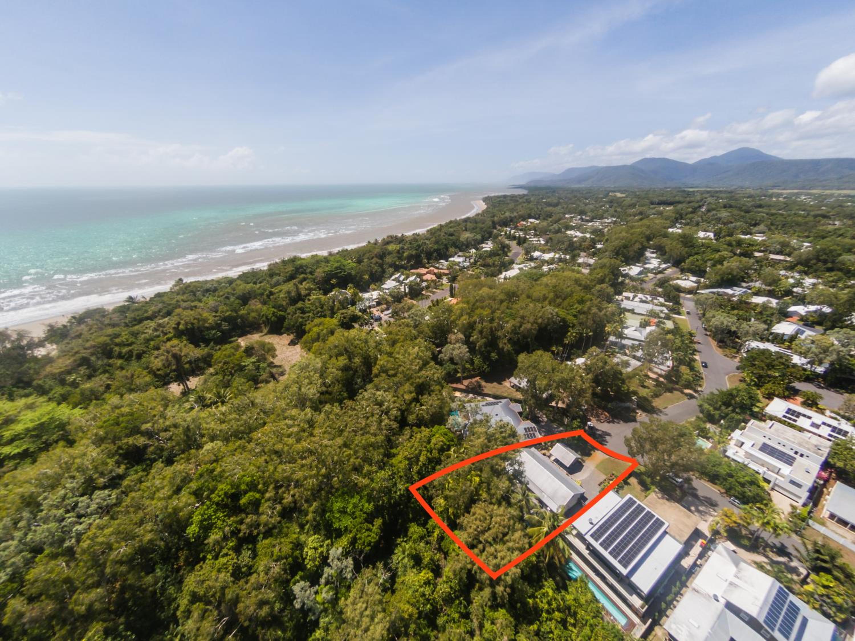 Villa Sorrento, a house on 4 Mile Beach in Port Douglas