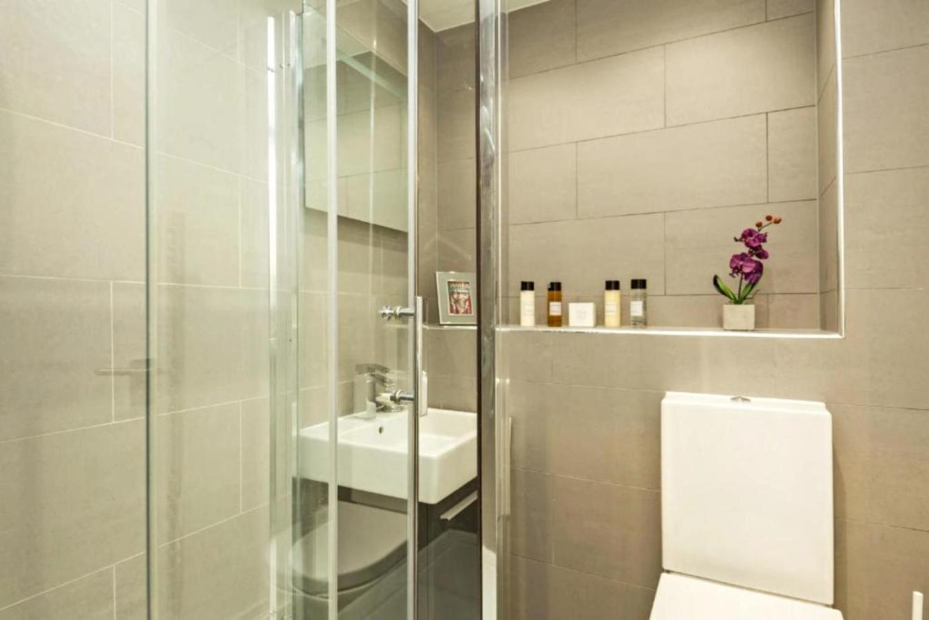 Covent Garden 2BR - Urban Chic Apartment